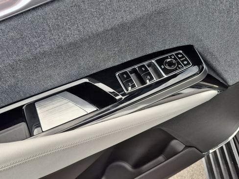 Used 2025 Cadillac Escalade Sport Platinum w/ LPO, Floor Liner Package AWD/4WD image 23