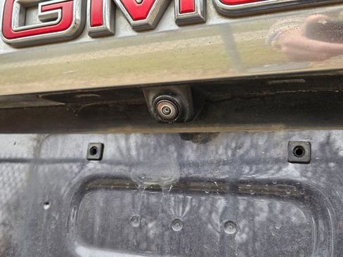 Used 2023 GMC Yukon XL Denali image 9