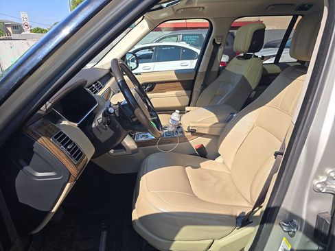 Used 2019 Land Rover Range Rover image 7