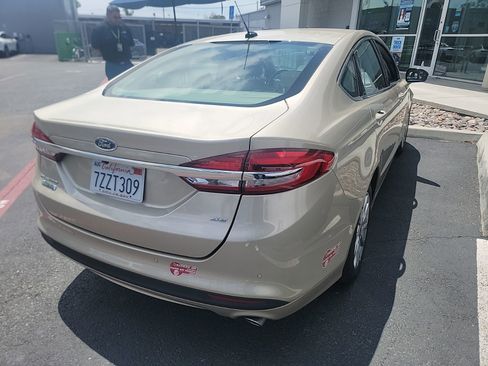 Used 2017 Ford Fusion Energi SE FWD image 4