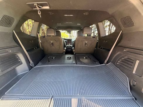 Used 2024 GMC Acadia AT4 w/ Luxury Package AWD/4WD image 16