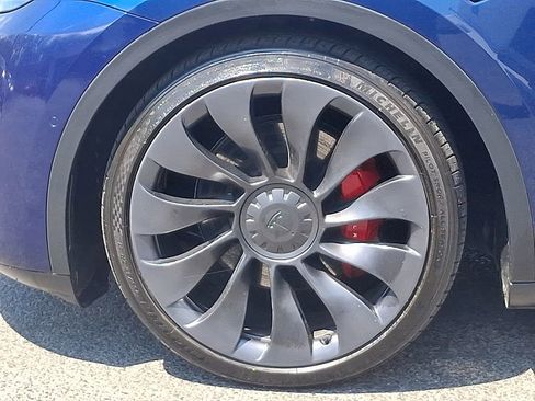 Used 2022 Tesla Model Y Performance AWD/4WD image 10