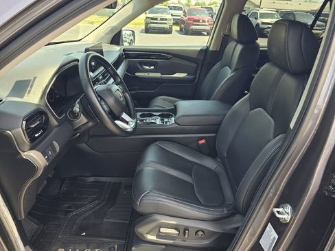 Certified 2025 Honda Pilot EX-L image 13