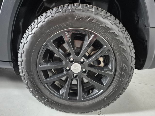 Used 2022 Jeep Cherokee Latitude Lux AWD/4WD image 11