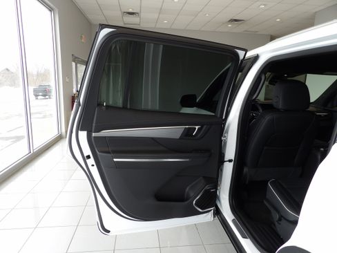 Used 2025 Buick Enclave Preferred image 19