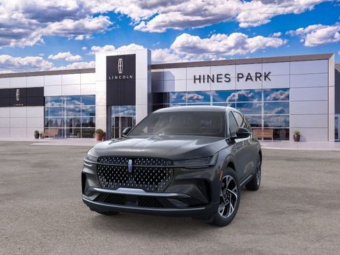 New 2026 Lincoln Nautilus Premier AWD/4WD image 2