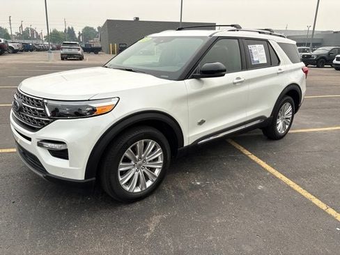 Used 2024 Ford Explorer King Ranch w/ Technology Package AWD/4WD image 18
