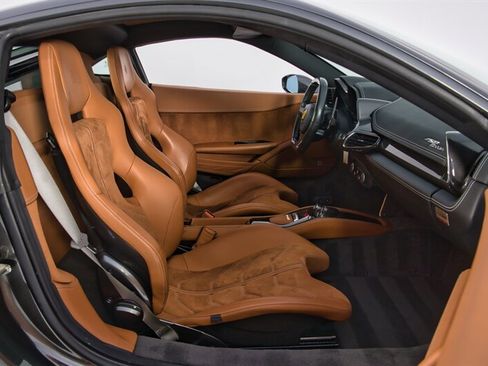 Used 2013 Ferrari 458 Italia Coupe RWD image 28