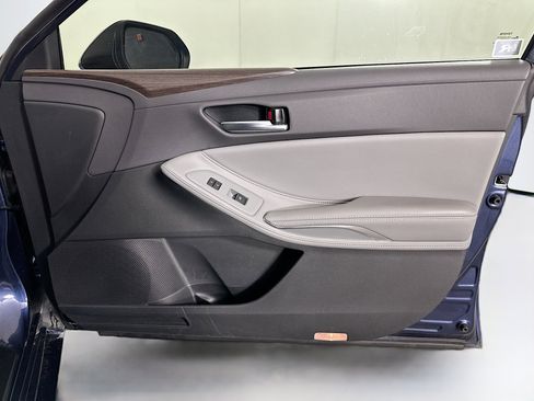 Used 2020 Toyota Avalon XLE w/ Carpet Mat Package image 30