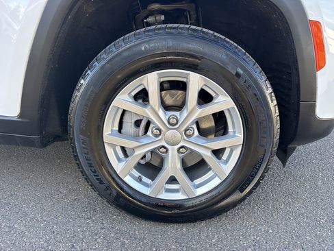 Used 2023 Jeep Grand Cherokee Limited image 33