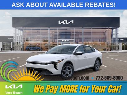 New 2025 Kia K4 LXS