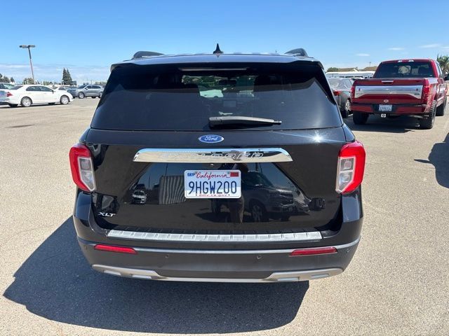 Certified 2023 Ford Explorer XLT w/ Equipment Group 202A RWD image 8