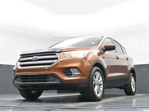 Used 2017 Ford Escape SE image 45