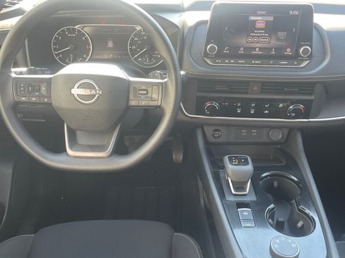 Used 2025 Nissan Rogue S AWD/4WD image 20