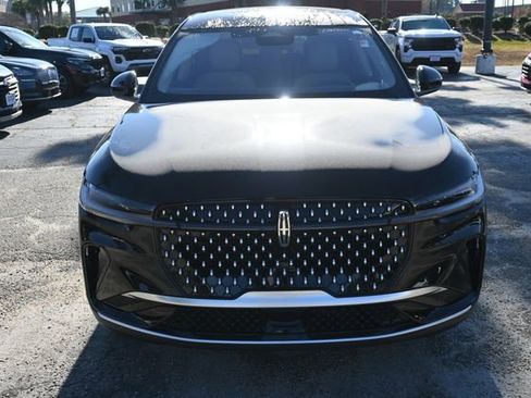 Used 2025 Lincoln Nautilus Premier image 8