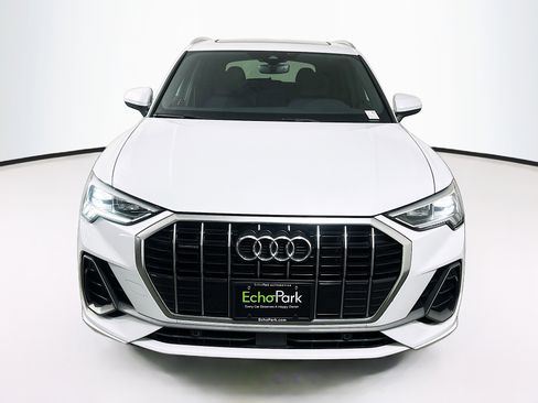 Used 2023 Audi Q3 2.0T Premium w/ Convenience Package AWD/4WD image 2