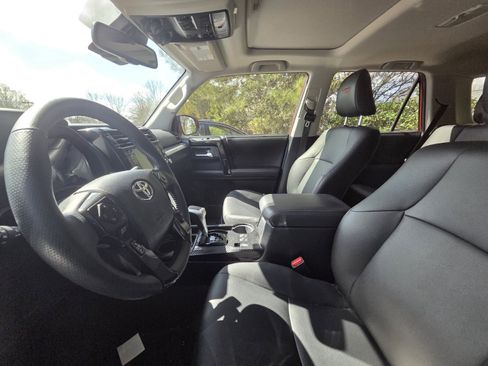 Certified 2022 Toyota 4Runner TRD Off-Road Premium w/ Moonroof Package image 10