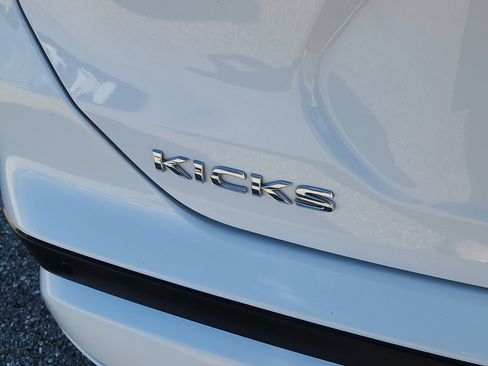 Used 2024 Nissan Kicks S image 13