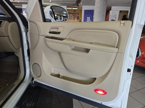 Used 2010 Cadillac Escalade ESV Premium AWD/4WD image 15