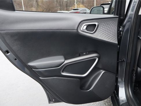 Certified 2023 Kia Soul LX w/ LX Technology Package image 25