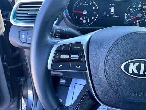 Used 2019 Kia Sorento LX w/ LX V6 Convenience Package image 11