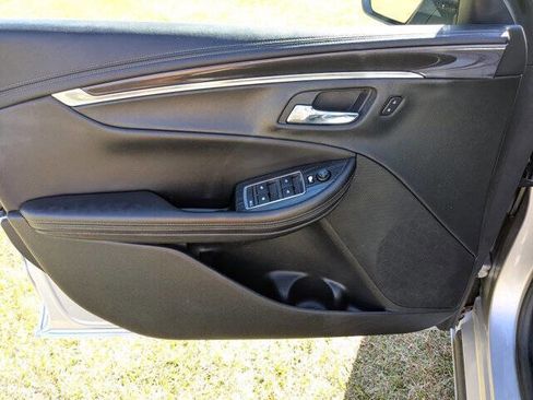 Used 2017 Chevrolet Impala LT image 12