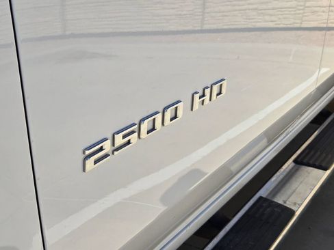 Used 2025 Chevrolet Silverado 2500 LT AWD/4WD image 15