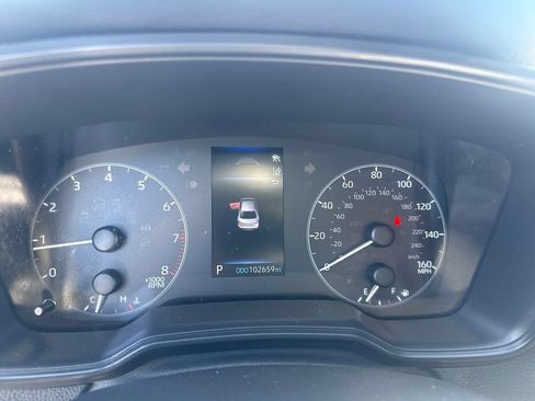 Used 2024 Toyota Corolla SE w/ SE Premium Package FWD image 9