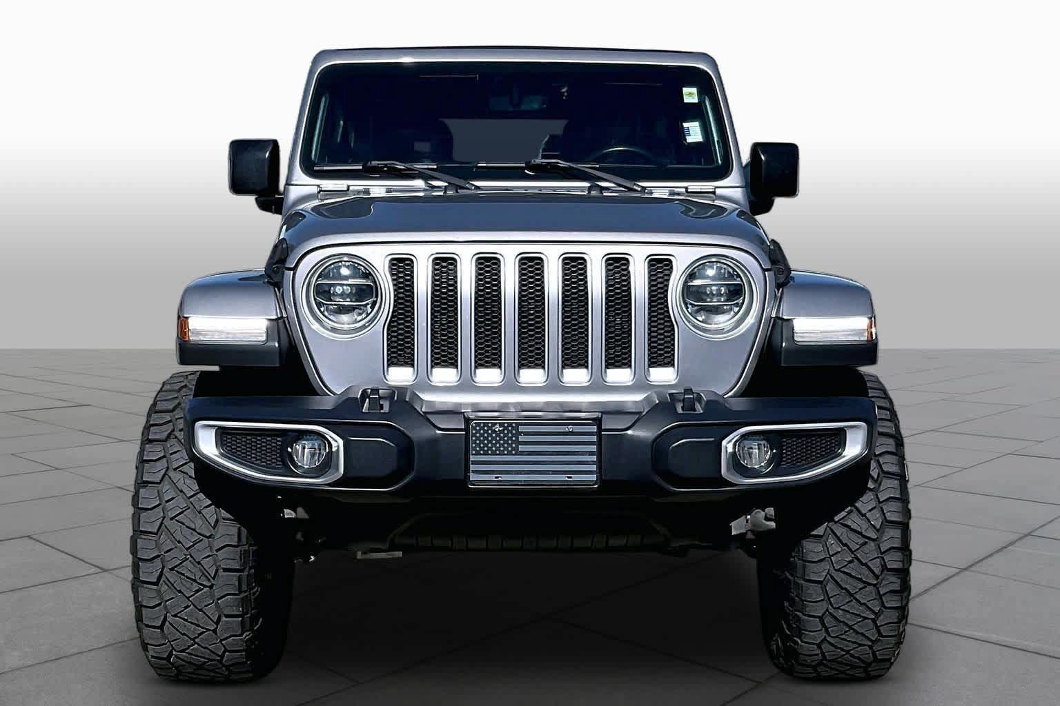 Used 2018 Jeep Wrangler Unlimited Sahara AWD/4WD image 4