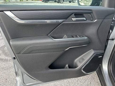 New 2025 GMC Acadia Elevation image 30