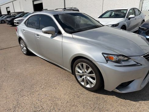 Used 2016 Lexus IS 200t RWD image 3