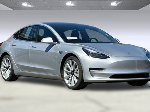 Used 2018 Tesla Model 3 Long Range image 5