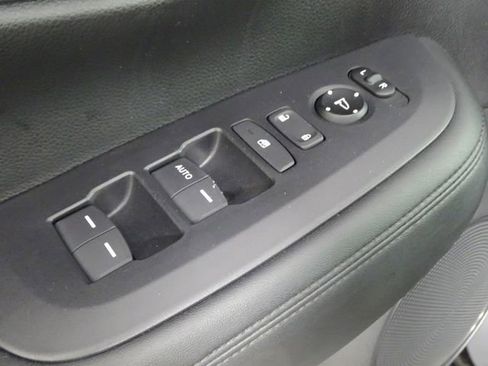 Used 2024 Honda HR-V LX image 16