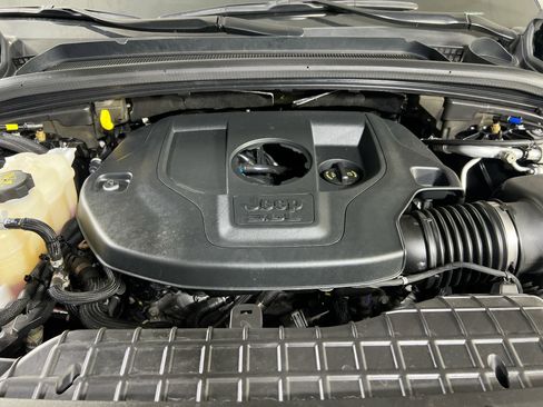 Used 2022 Jeep Grand Cherokee Overland w/ Luxury Tech Group IV image 32