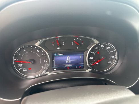 Used 2023 GMC Terrain SLE w/ Driver Convenience Package image 17