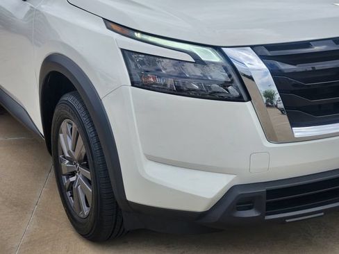 Used 2025 Nissan Pathfinder SV AWD/4WD image 13