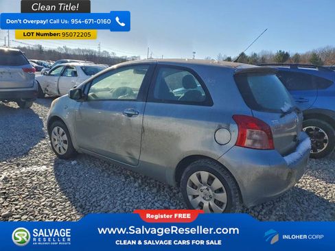 Used 2007 Toyota Yaris 2-Door Hatchback image 3