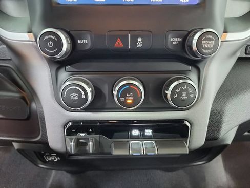 Used 2024 RAM 2500 Big Horn AWD/4WD image 29