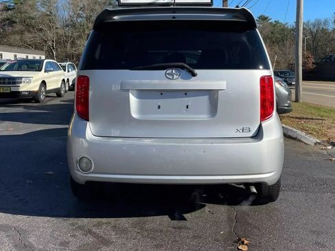 Used 2008 Scion xB FWD image 4