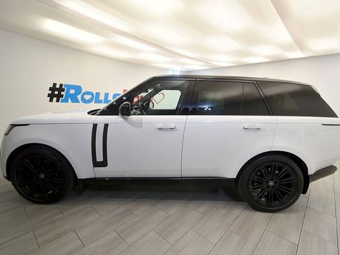 Used 2023 Land Rover Range Rover SE AWD/4WD image 2