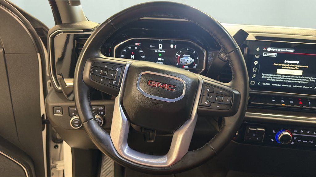 Used 2025 GMC Sierra 1500 SLT AWD/4WD image 12