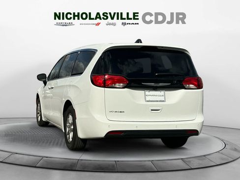 New 2025 Chrysler Voyager LX image 3