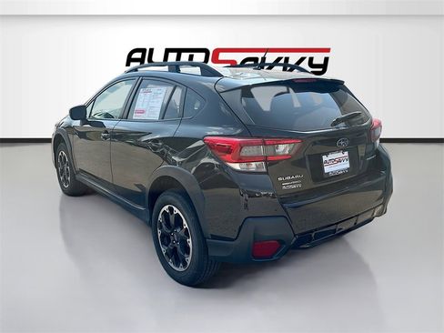Used 2022 Subaru Crosstrek 2.0i image 5