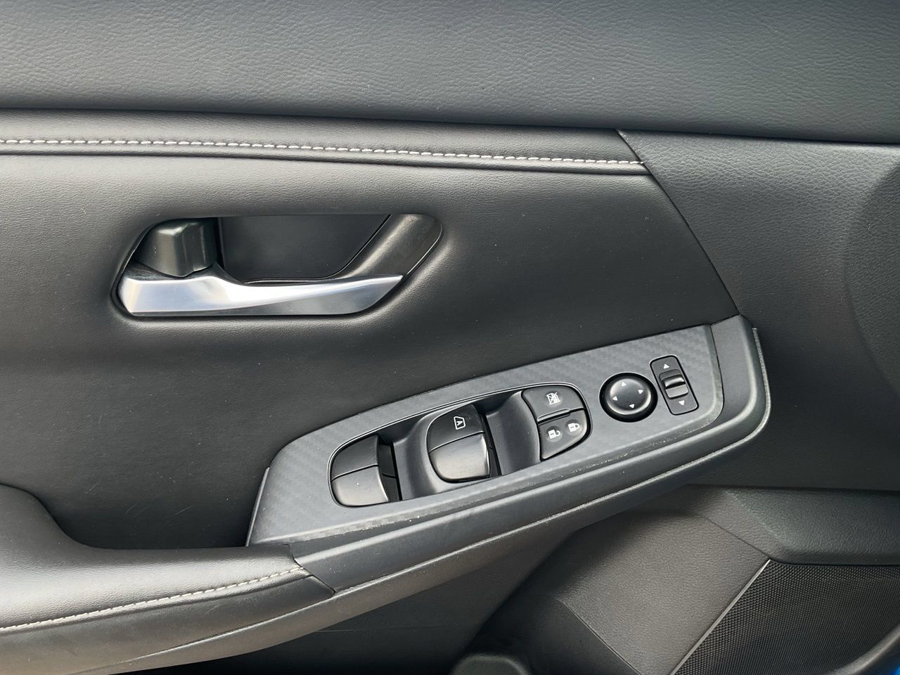 Used 2025 Nissan Sentra SV FWD image 20