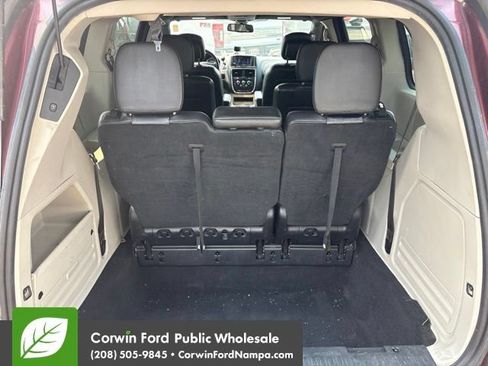 Used 2019 Dodge Grand Caravan SXT FWD image 18
