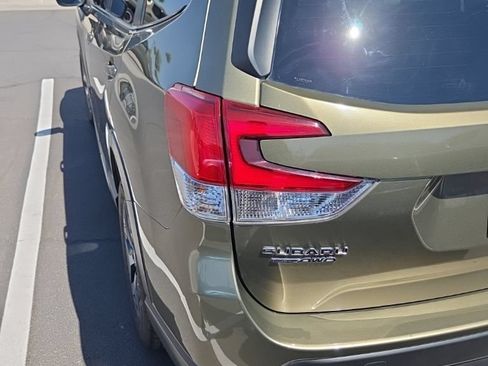 Used 2023 Subaru Forester Premium AWD/4WD image 7