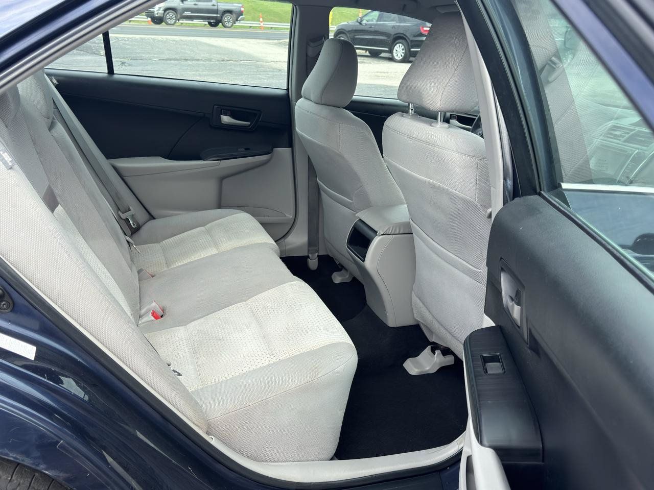 Used 2014 Toyota Camry LE FWD image 14