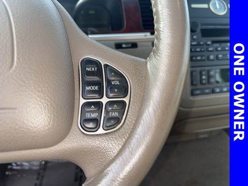 Used 2004 Lincoln Town Car Ultimate image 20