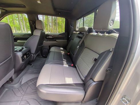 Used 2022 Chevrolet Silverado 1500 ZR2 w/ Technology Package image 31