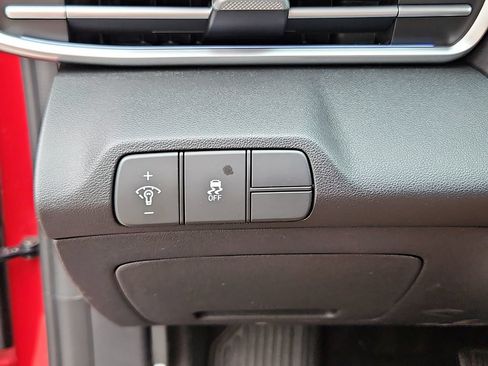 Used 2024 Hyundai Elantra SEL FWD image 14